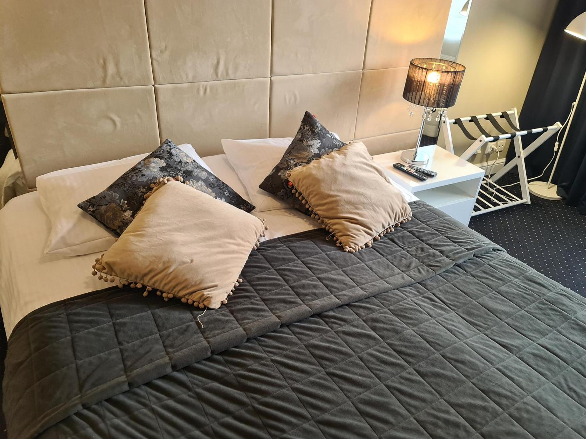 Hotel Kurpia Arte Новогруд Экстерьер фото