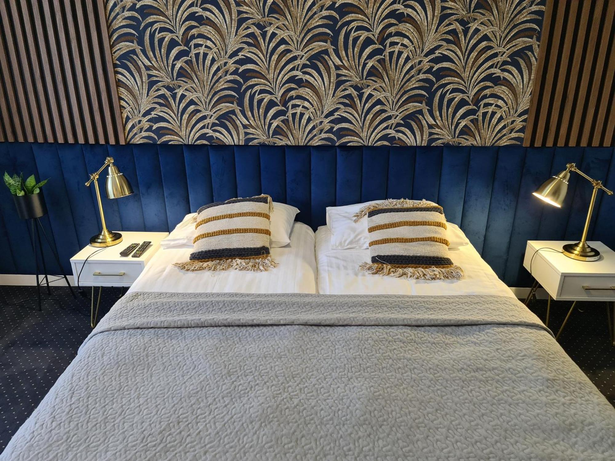 Hotel Kurpia Arte Новогруд Экстерьер фото